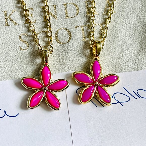 KENDRA SCOTT Kyla Flower Gold Pendant Necklace in Raspberry MOP - DO NOT BUY! - Picture 2 of 14